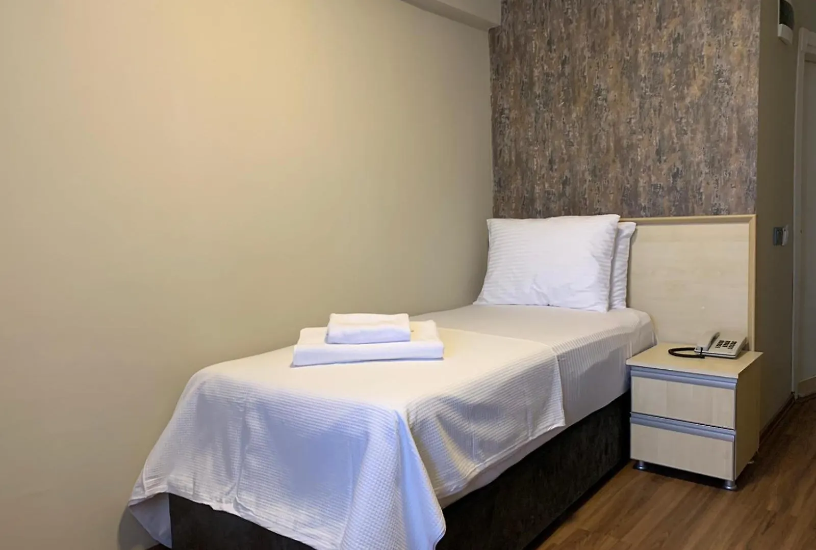 Akcayzeytin Otel Turkey